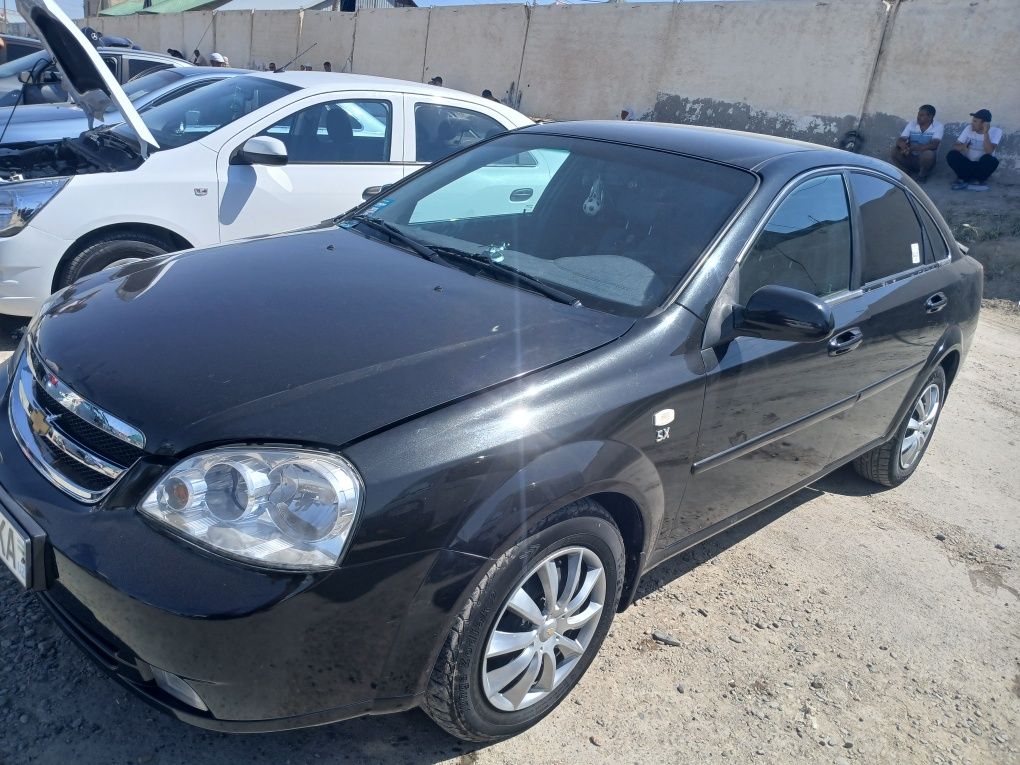 Chevrolet  Lasetti 1.8 2013