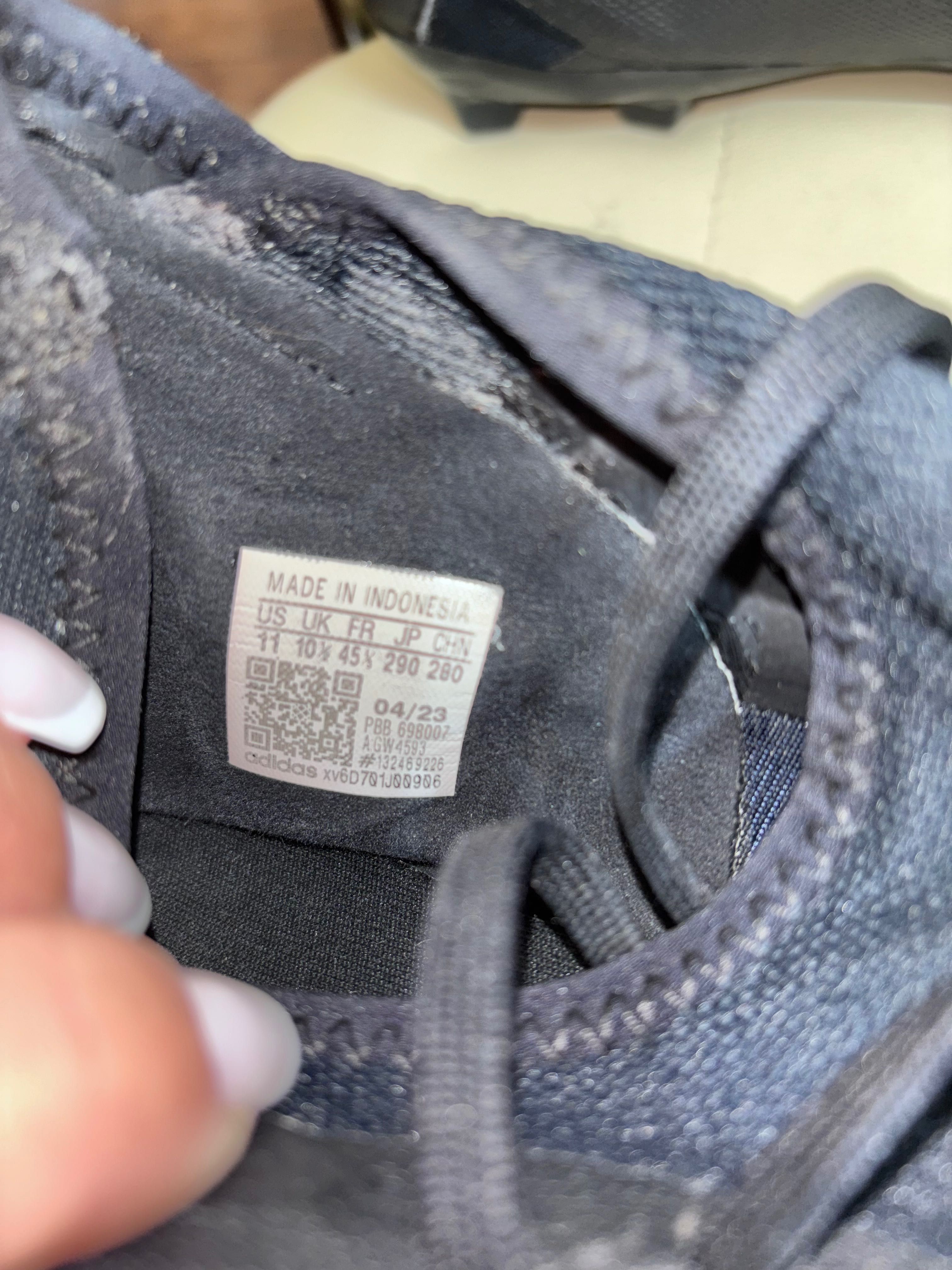 Футболни обувки, Бутонки Adidas 45 1/3 с подарък кори