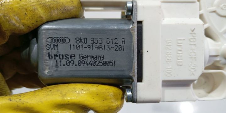 Motoras macara dreapta spate 8K0959812A Audi A6 4G/C7 [2010 - 2014]