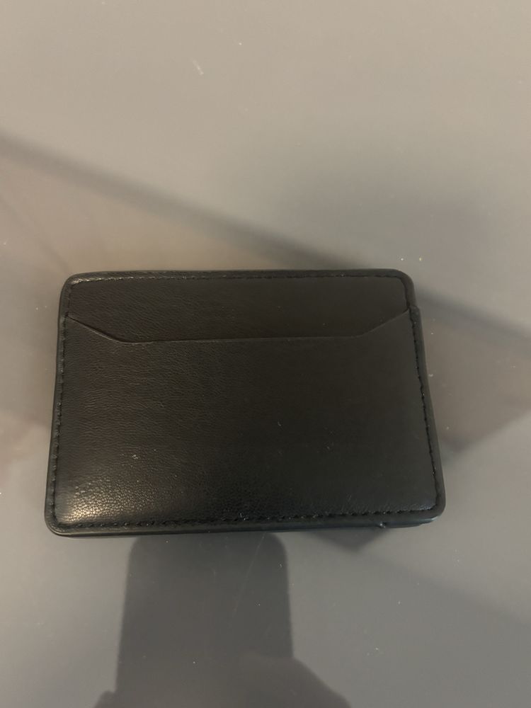 Port card piele barbati