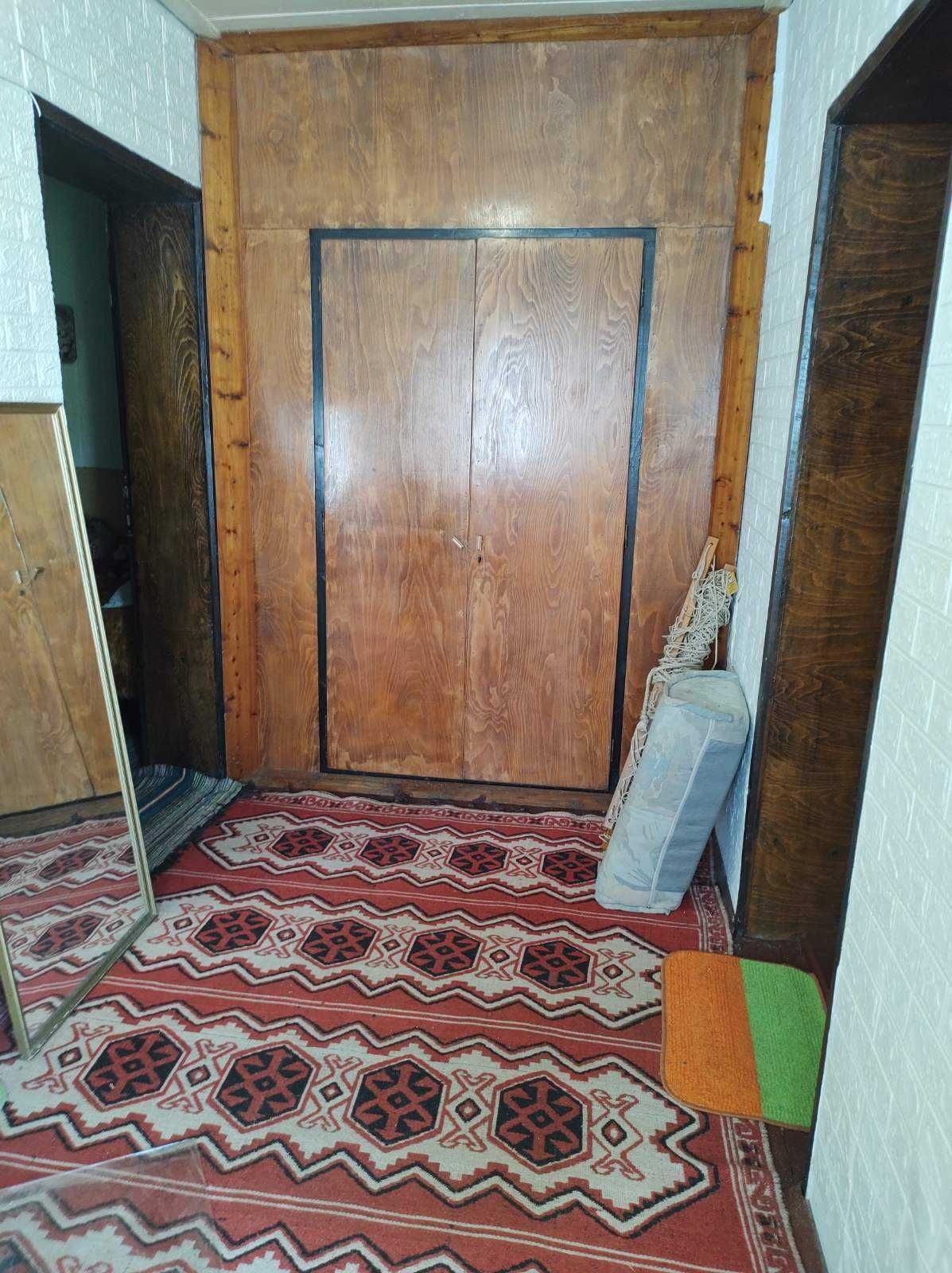 Къща с двор 3400 кв.м., село Каменец, Плевенско