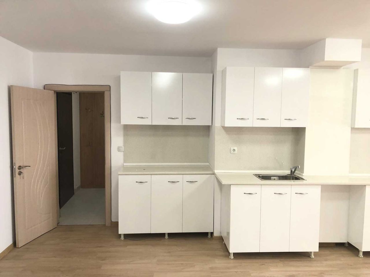 Дава се под наем Офис в Пловдив, Кършияка - 121 кв.м за 826.2 € - Снимка #1