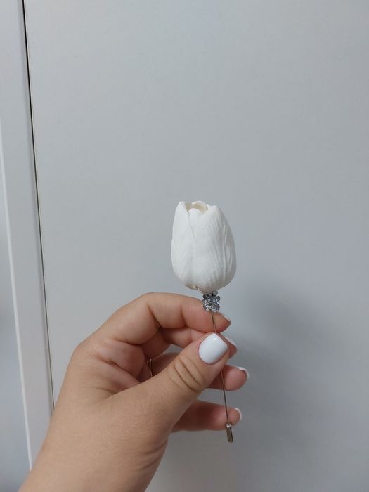 Brosa pin lalea pentru sacou