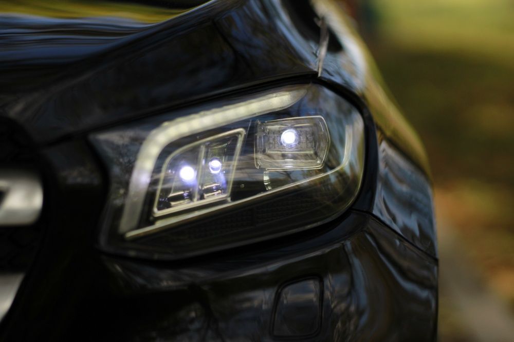 Masinuta electrica pentru 2 copii Mercedes X-Class PREMIUM 4x45W #Negr