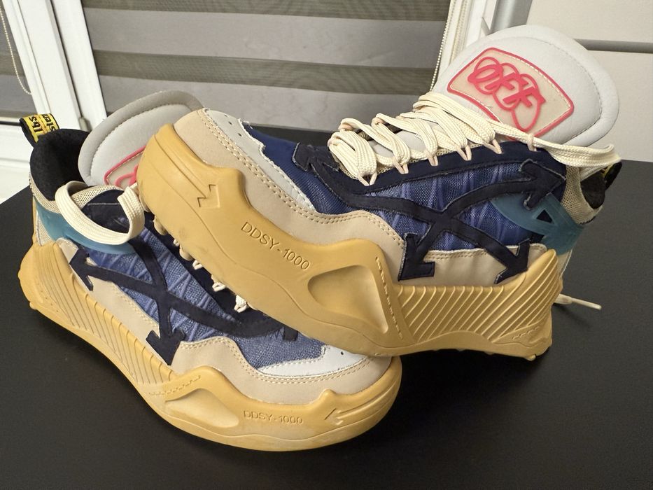 Маратонки марка OFF-WHITE