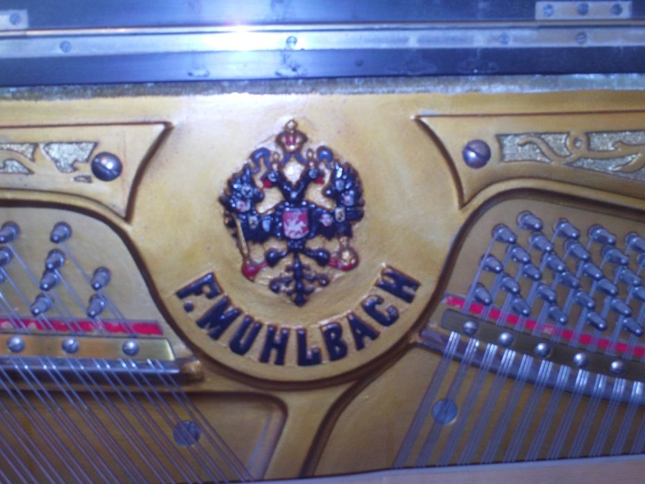 продаётся антикварное пианино F.Muhlbach.