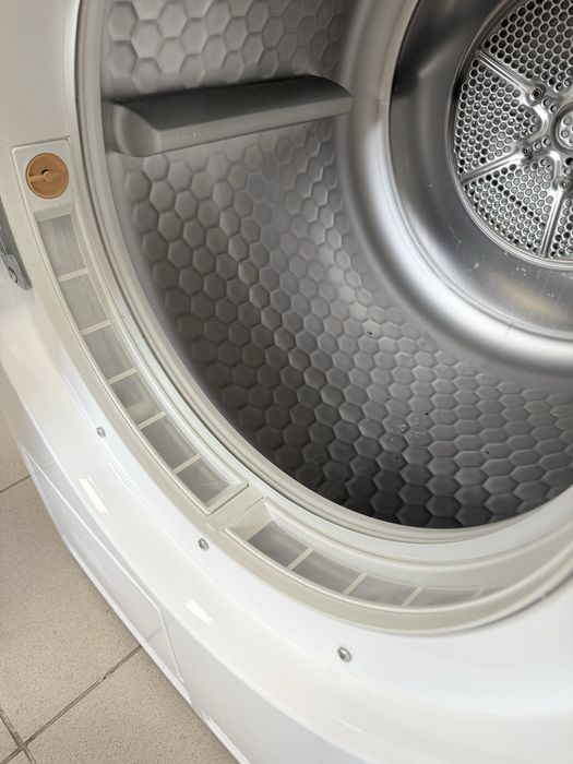 Miele uscător rufe premium T7744C PerfectDry – impecabil!