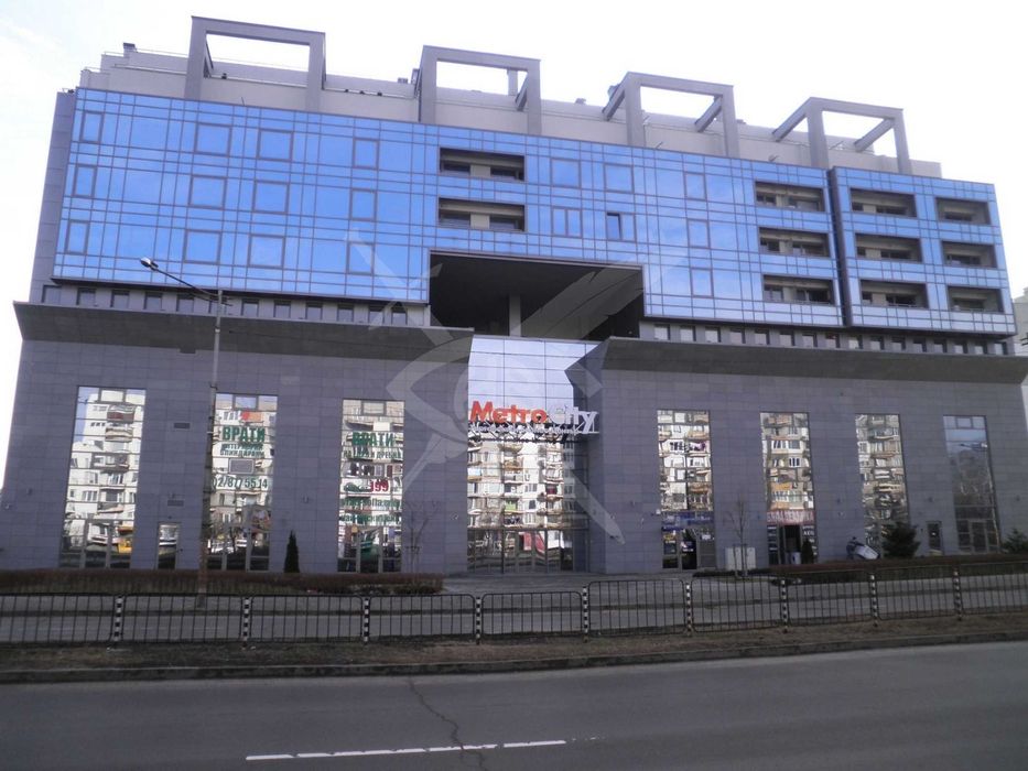 Продава се Магазин в София, Младост 3 - 107 кв.м за 1300 €/кв.м - Снимка #1