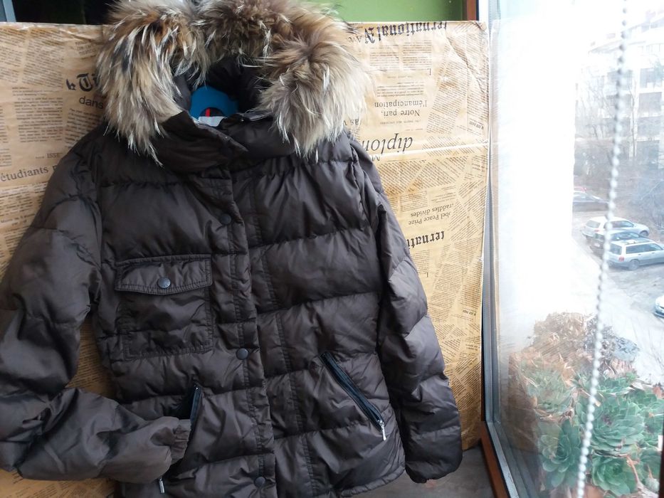 за 10 год.зимно пухено детско яке,шуба,гъши пух Moncler