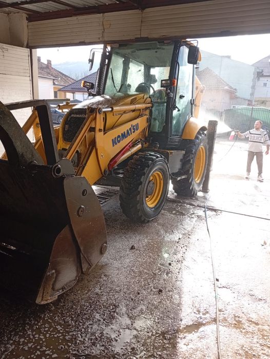 Buldoexcavator komatsu wb93r