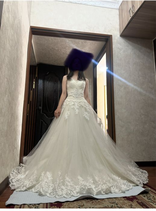 kelin ko'ylak chiroyli urinmagan