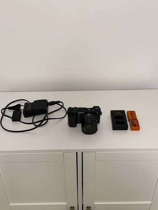 SONY A6000 MIRRORLESS + alte accesorii
