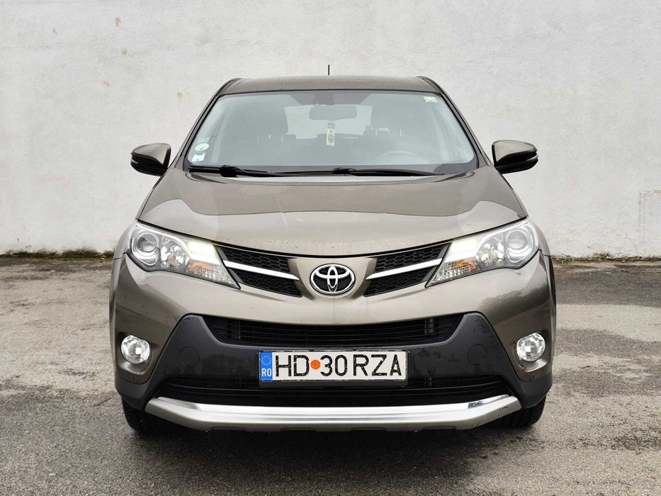 Vând Toyota RAV4 2.0 / 4x2 / 2015