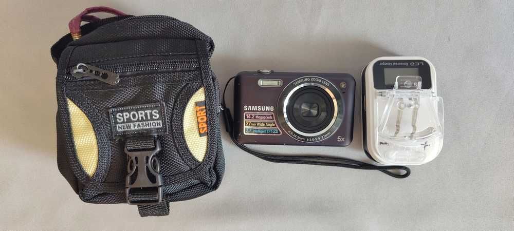 Samsung ES75, 14.2MP, zoom optic 5X, senzor CMOS. Ca nou!