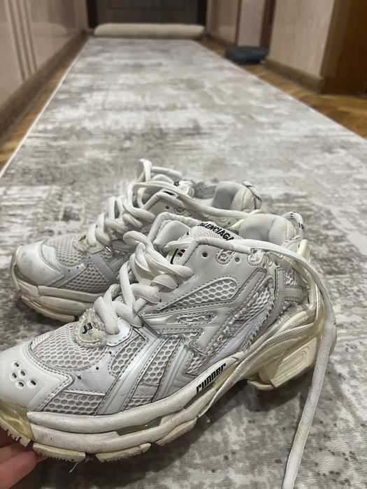 Balenciaga runner