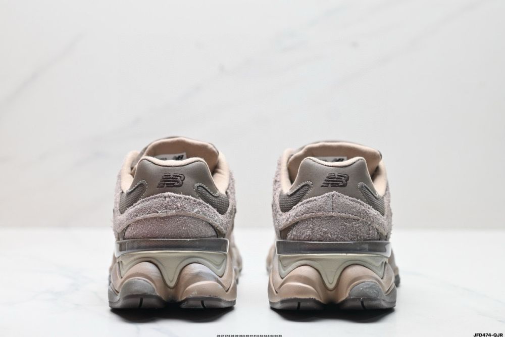 New Balance 9060 - Mushroom