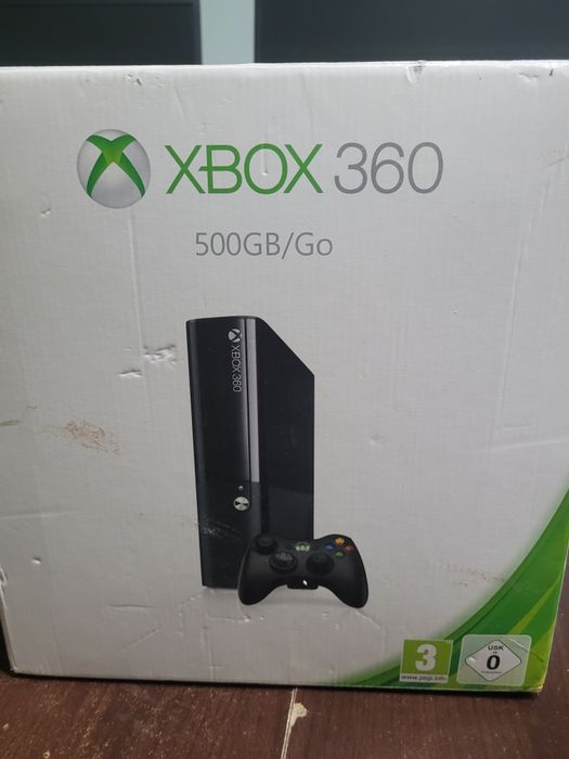 Consola Xbox 360+3 jocuri