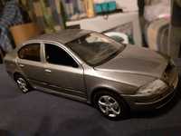 Macheta Skoda Octavia 2 - 1/24  Welly