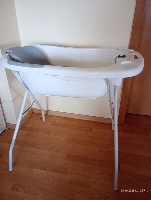 Вана със стойка и термометър Chipolino