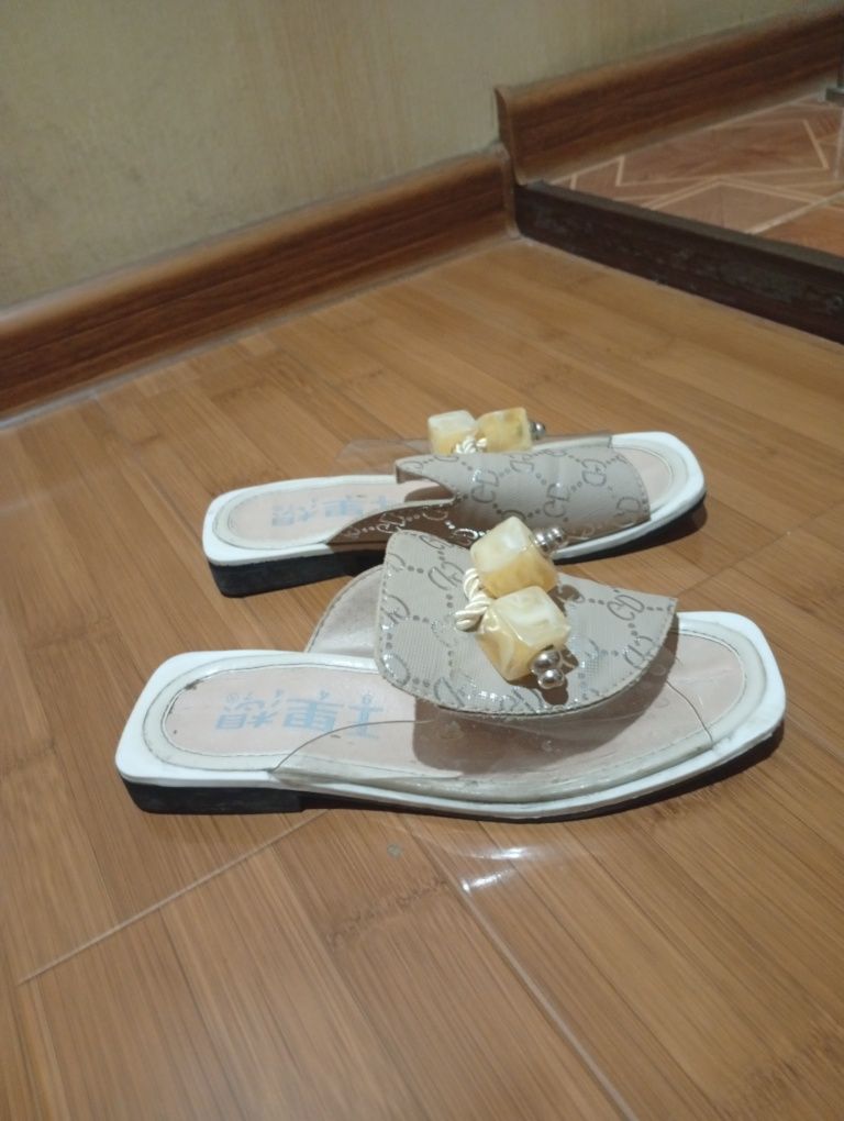 Продам лёгкие шлепки