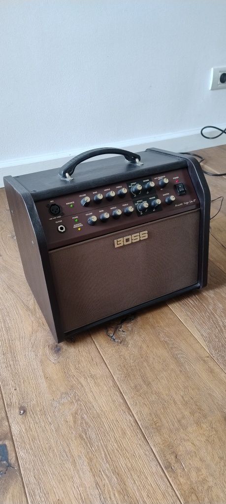 Amplificatore chitară acustică Rolland Boss