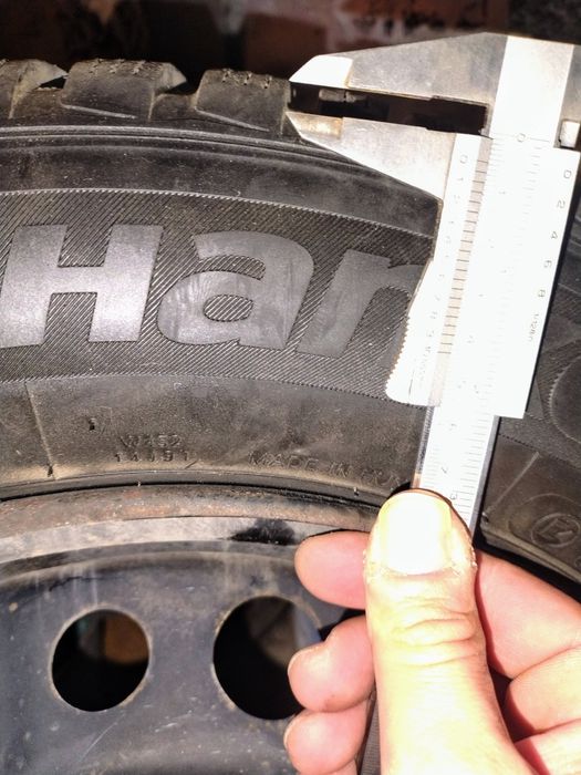 2 бр. зимни гуми Hankook Winter i*cept RS2 195/65 R15, 6 мм, DOT 3020