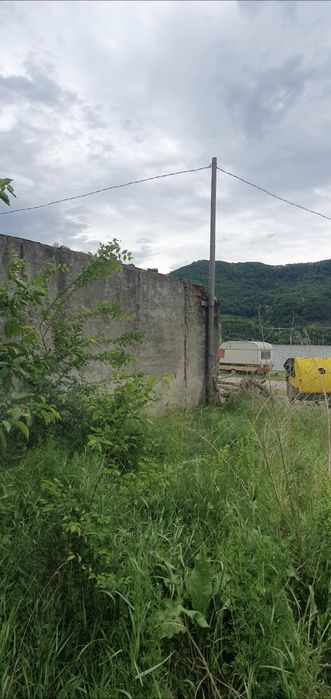 Vand casa cu teren la Dunare Berzasca