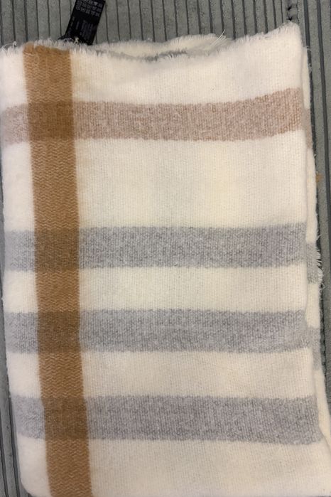 Пухкав дамски шал ZARA