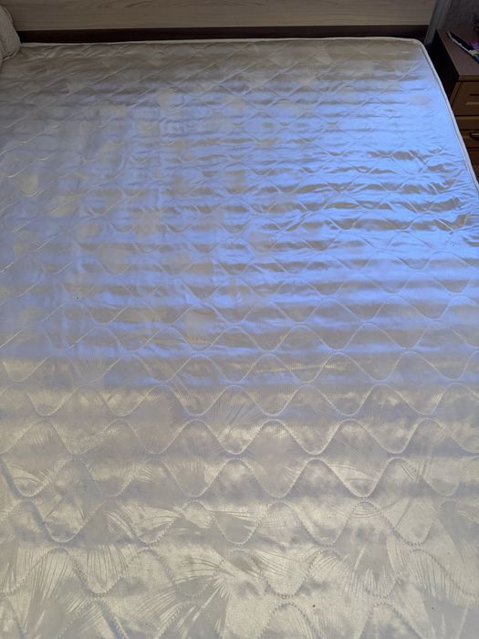 Продам матрас б/у состояние