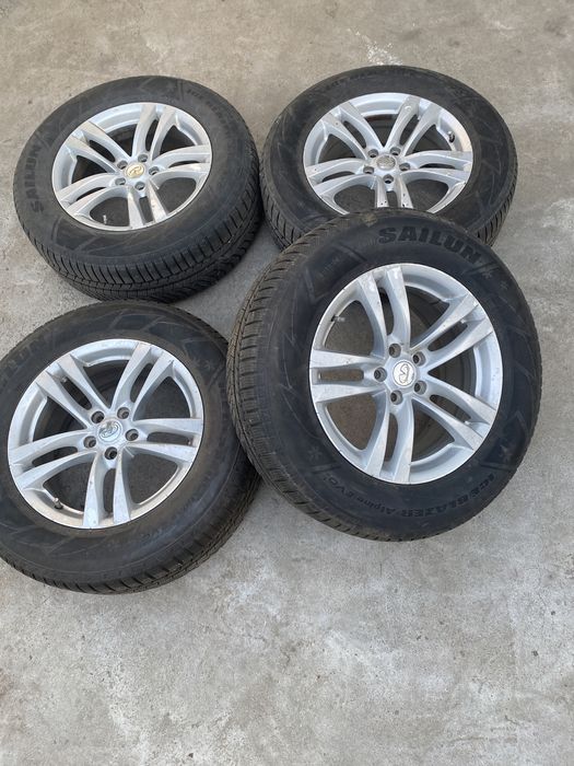 Продам диски с резиной на infinity fx 35 откатал один сезон