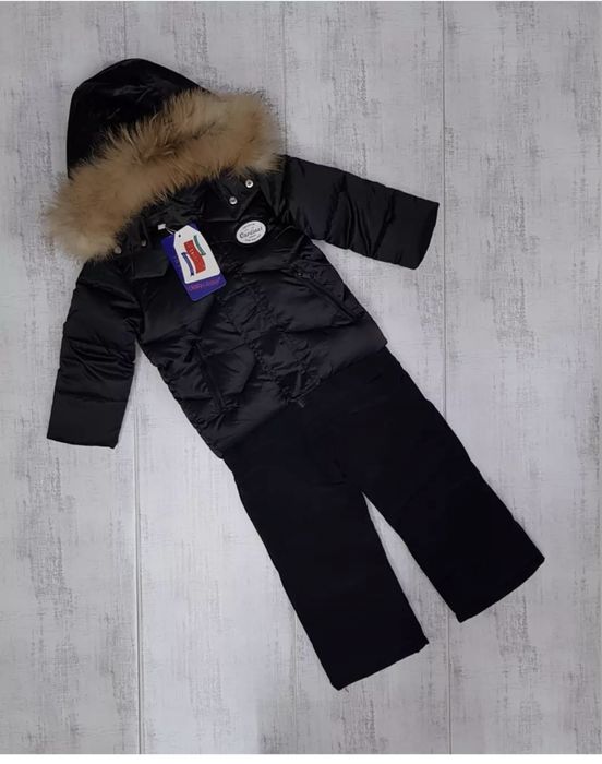 Продам детские зимние комбинизоны новые