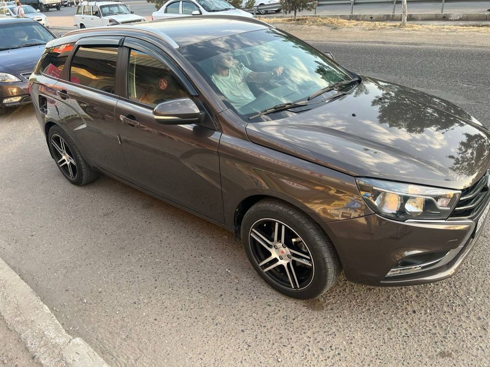 Lada Vesta 2020 ideal