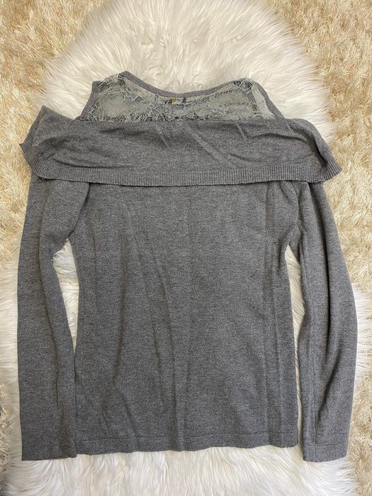 Pulover cu dantela