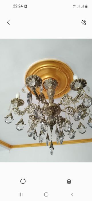 2 одинаковых люстры, люстра
