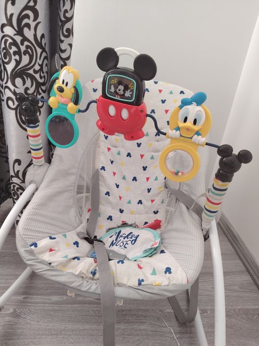 Scaun-balansoar pentru bebeluși cu sunete și lumini