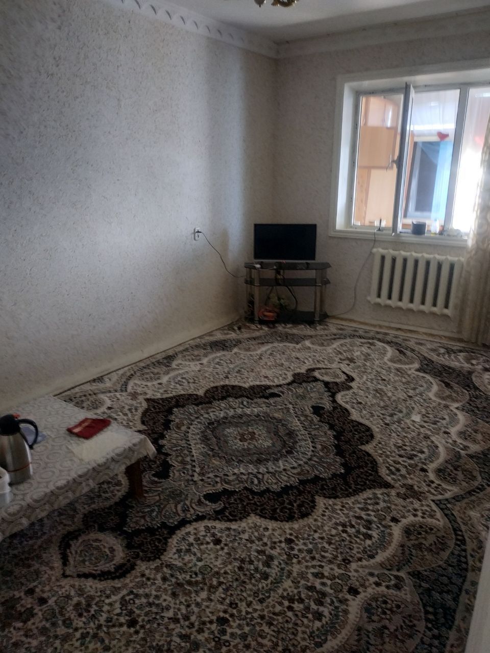 2 xonali kvartira sotiladi