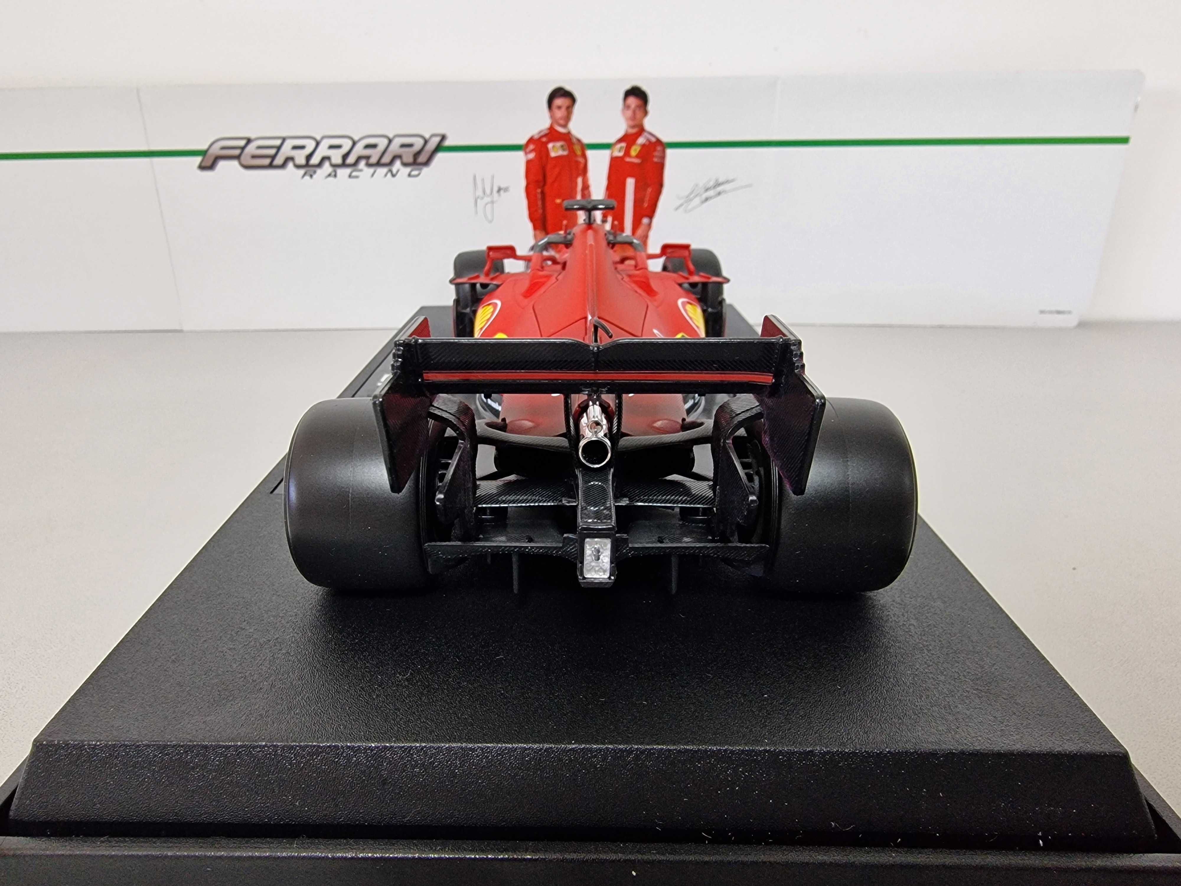 Macheta Formula 1 Ferrari SF21, Bburago. Scara 1:18 / Cadou