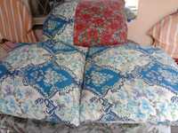 продается  синтепоновое  одеяло и подушки перьевые