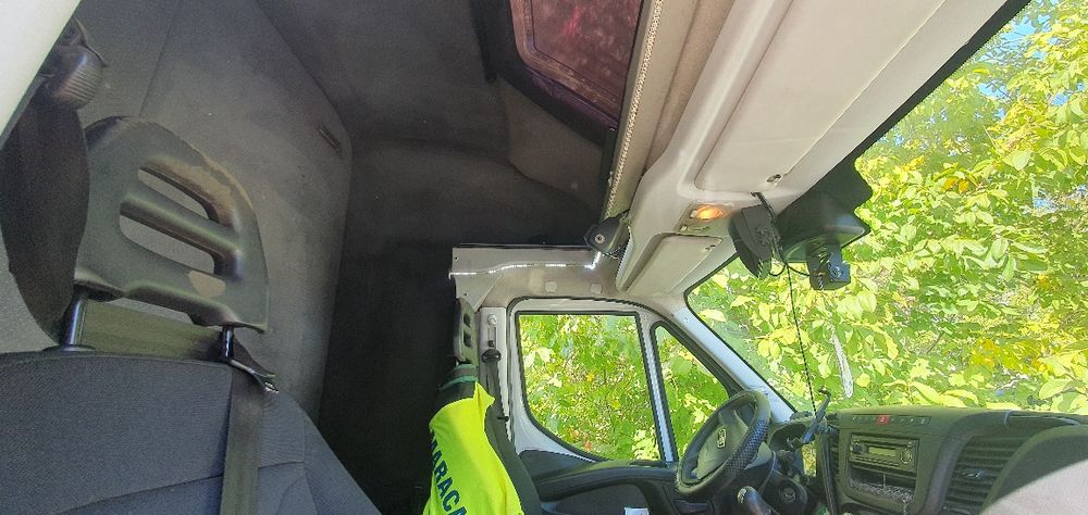 Autoutilitara Iveco 2015 3000cm cu Trapa,Dormitor cu  pat