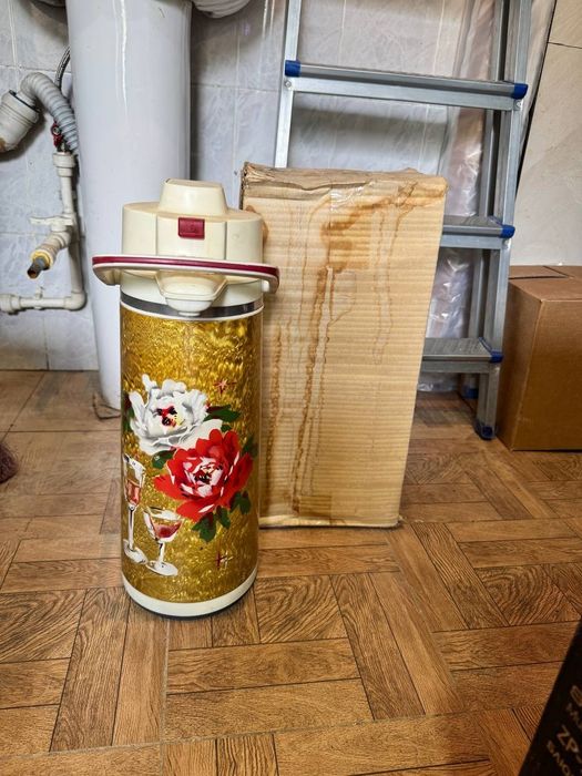 Большой Термос хорошего состояния