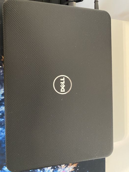 Laptop DELL Inspiron 3521