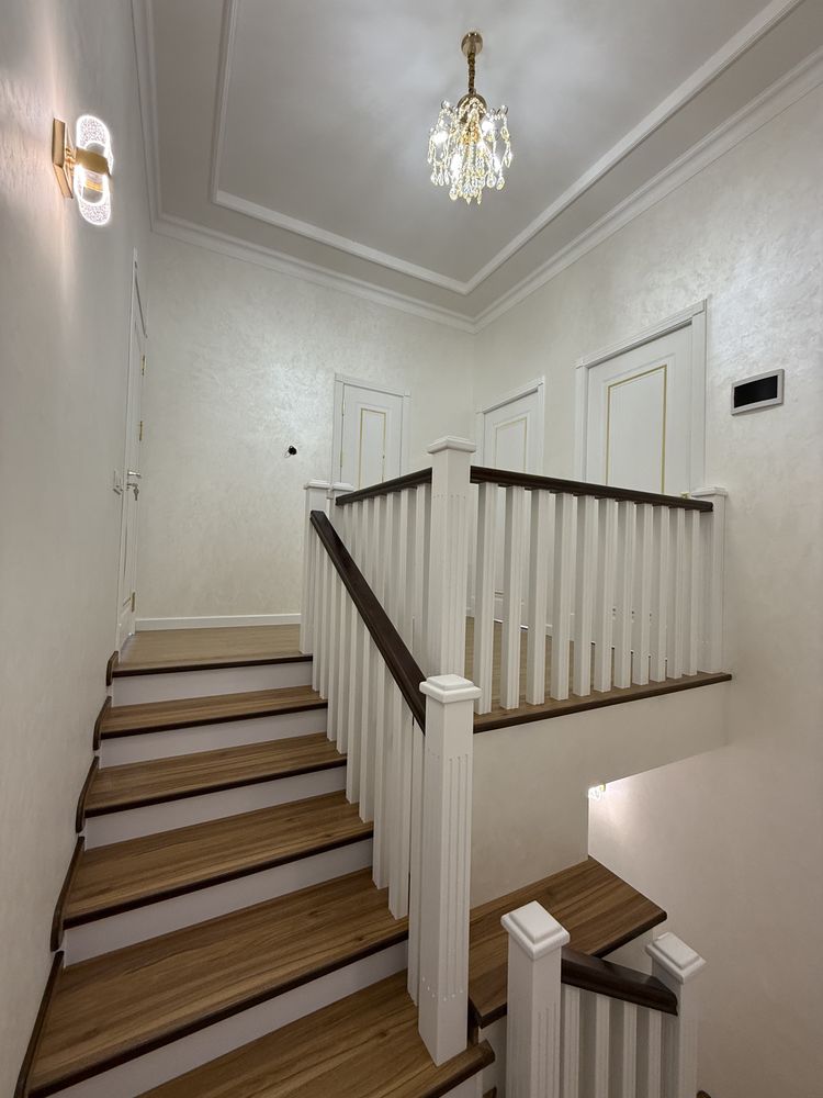 5 хонали TOWN HOUSE сотилади! Метро 2-бекати