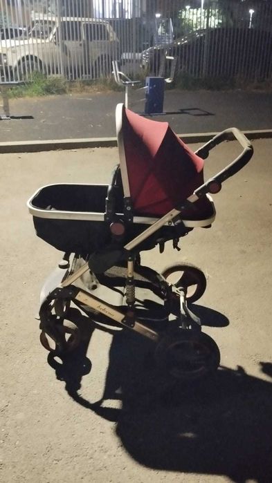 Коляска детская красно-черная