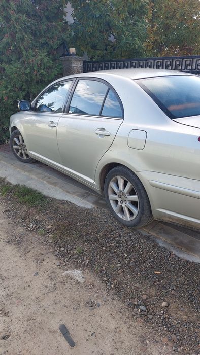 De vânzare toyota avensis