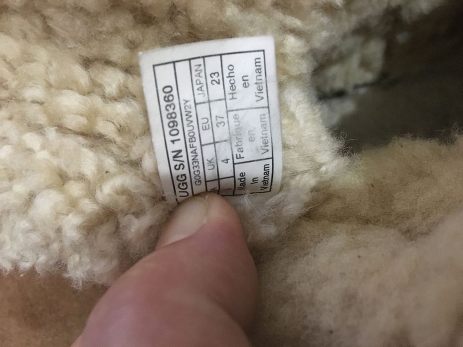 ugg uri marime 37