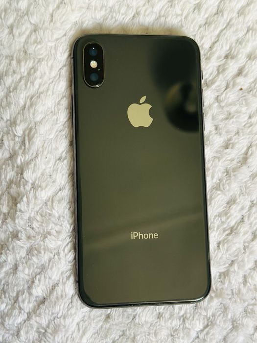 Iphone x  в хорошем в рабочим состояние
