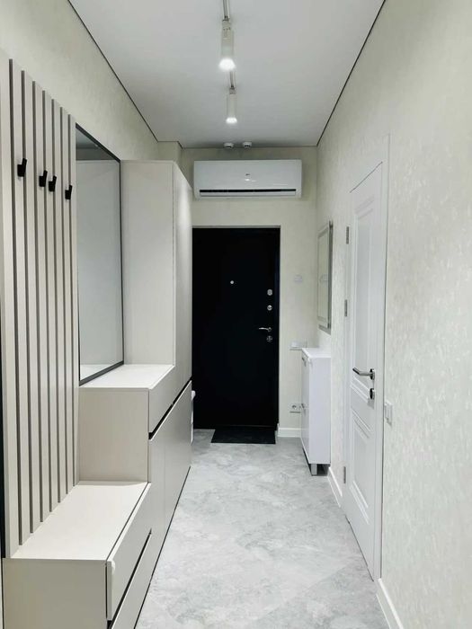 Дава се под наем Двустаен апартамент в София, Център - 55 кв.м за 408 € - Снимка #2