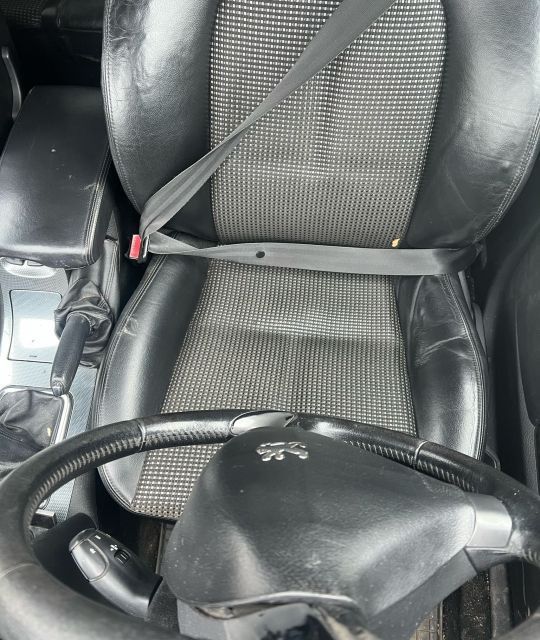 Dezmembrez Peugeot 407 1 [2004 - 2010] Sedan 2.0 HDi AT (136 hp) RHR