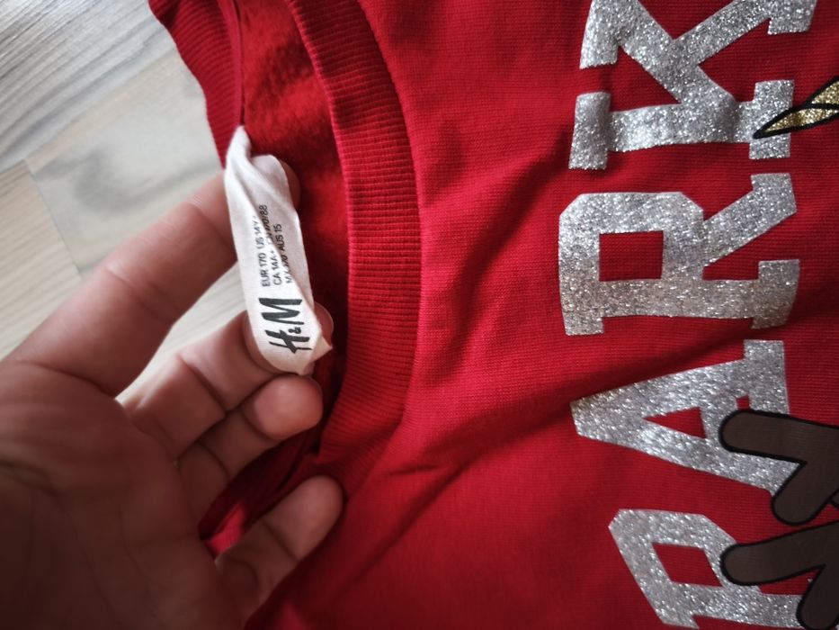 Два суитшърта и коледна блузка S размер