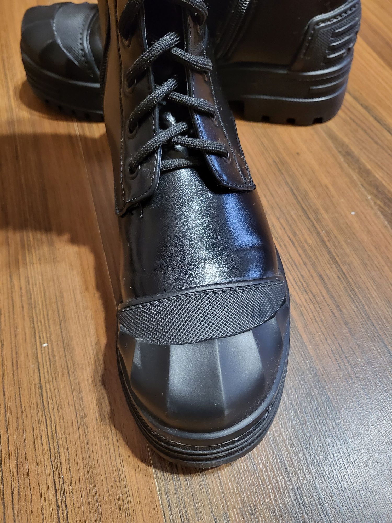 Дамски черни боти